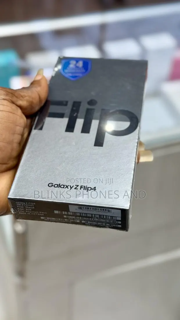 New Samsung Galaxy Z Flip4 256 GB Rose Gold · Photo 1