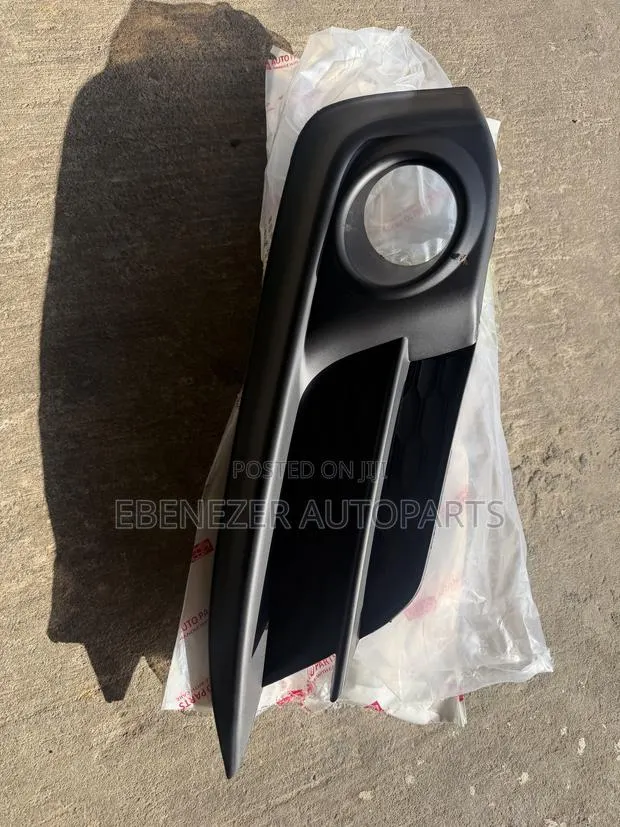 Honda Civic Fog Lights Cover 2016 2017 2018 2019 · Photo 1