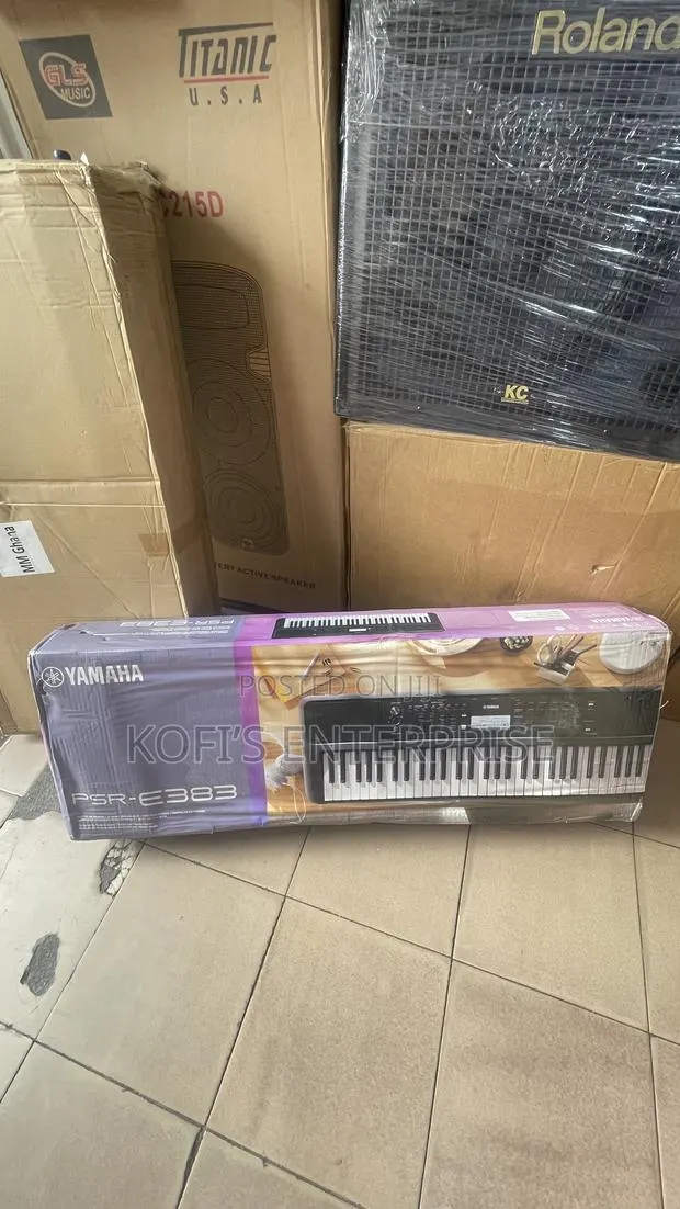 Yamaha PSR E383 · Photo 1