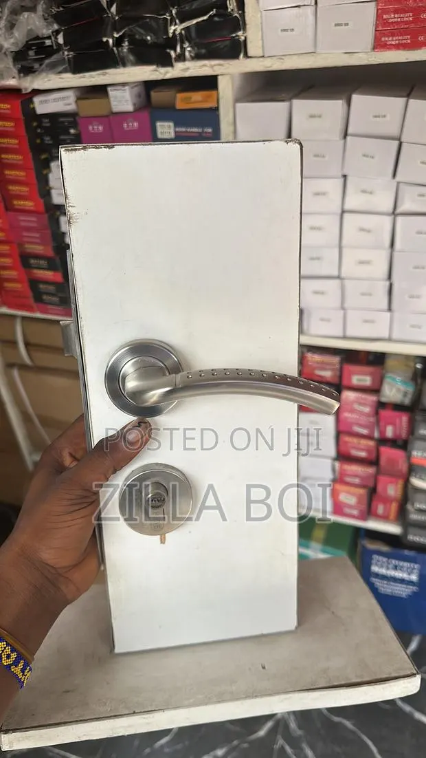 Seperate Door Locker · Photo 1