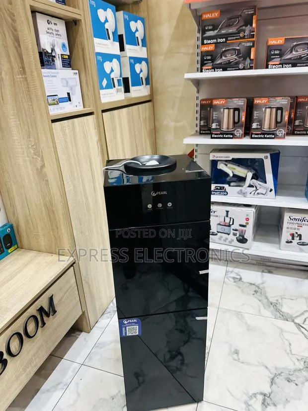 High Quality Sleek Black PWD-4015 Water Dispenser · Photo 1