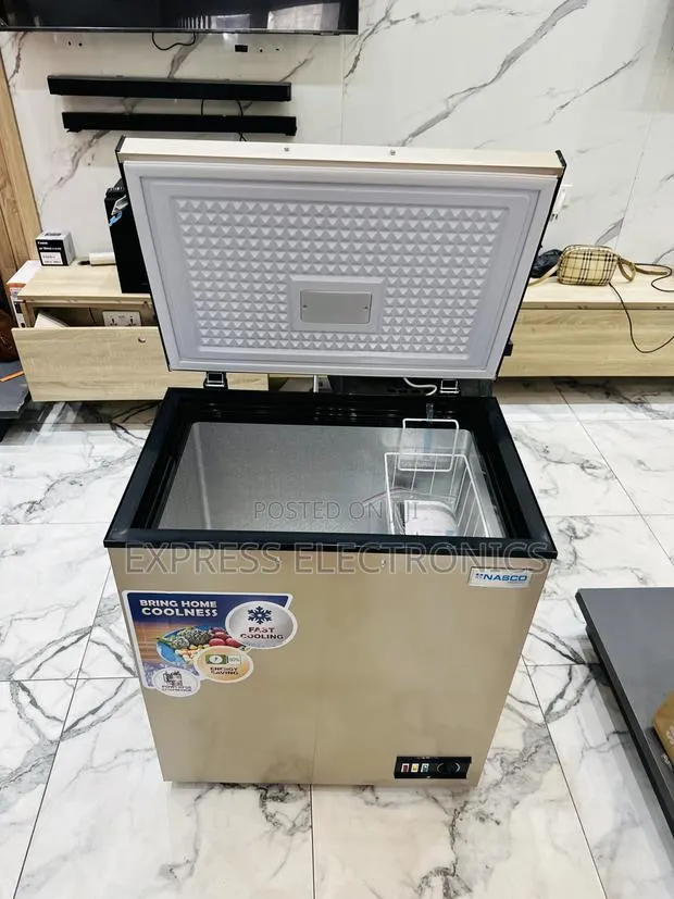 Long Lasting Effects Chest Freezer 150l Gold · Photo 1