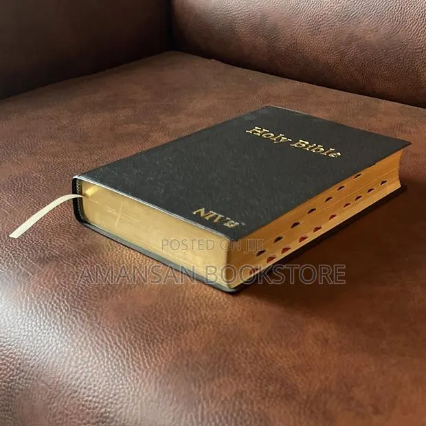 Giant Print Niv Bible · Photo 1