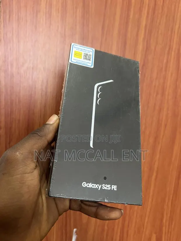 New Samsung Galaxy S25 FE 256 GB Black · Photo 1