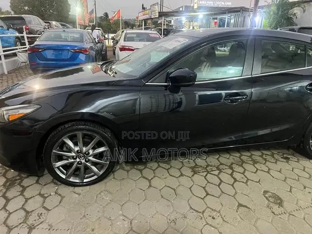 Mazda 3 2018 Black · Photo 1