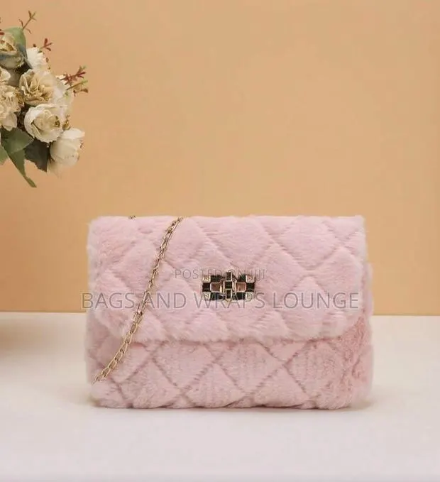 Crossbody Bags · Photo 1
