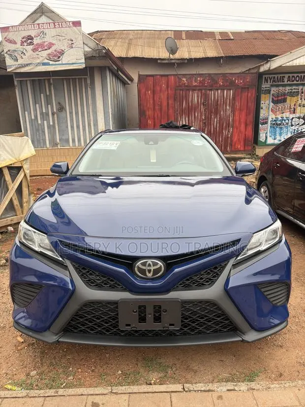 Toyota Camry 2023 Blue · Photo 1