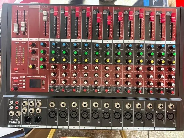 Yamaha Ct-8professional Mixer 8channels · Photo 1