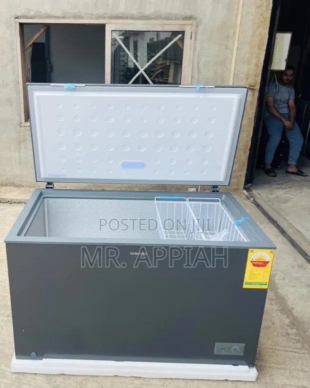 Efficient Samsung Single Door Chest Freezer(371liters) · Photo 1