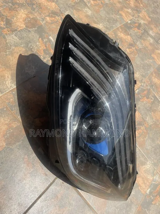 2015-2020 W205 C300 C43 C63 Headlight · Photo 1
