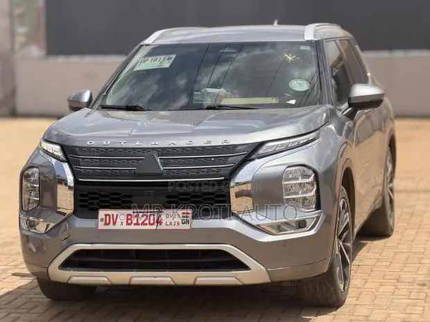 Mitsubishi Outlander 2022 Gray · Photo 1