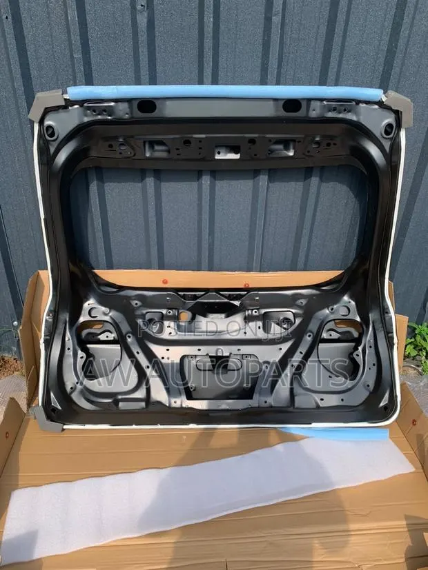 Mitsubishi Outlander 2022-2025 Tailgate/ Bonnet · Photo 1