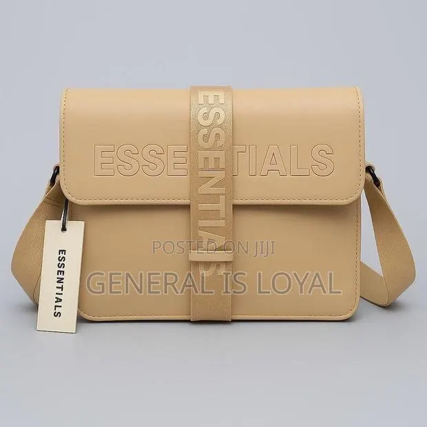 Essential Leather Men Side Bag · Photo 1