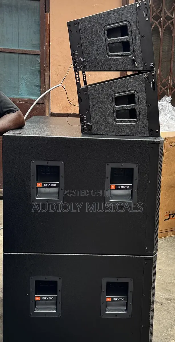 Jac Line Arrays With Double Bass and Amplifier Rack Set · Photo 1