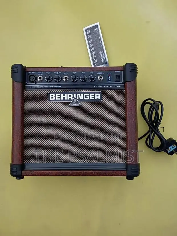 Behringer Ultra Acoustic AT108 Guitar Combo · Photo 1