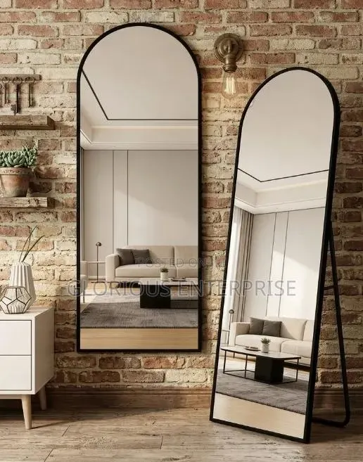 Standing Mirror · Photo 1