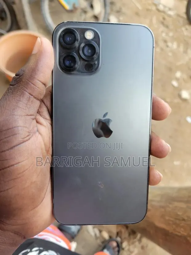 Apple iPhone 12 Pro 128 GB Black · Photo 1