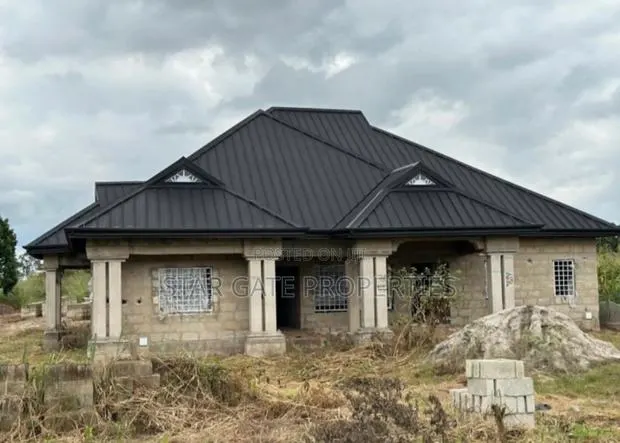 5bdrm House in Ejisu Onwe for sale · Photo 1