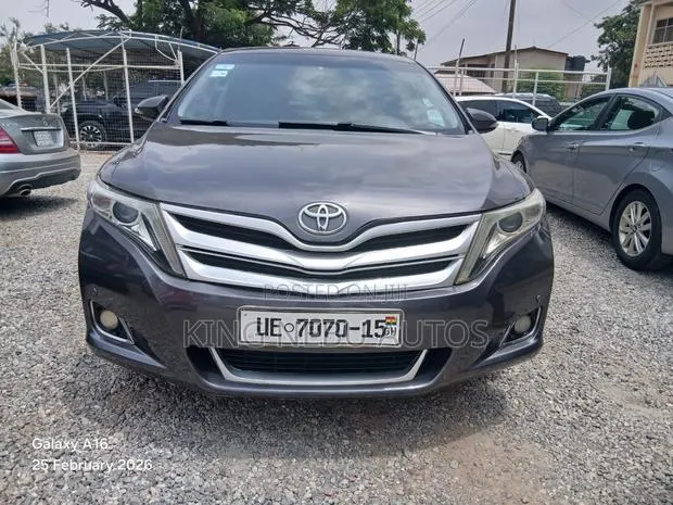 Toyota Venza Limited 2012 Gray · Photo 1