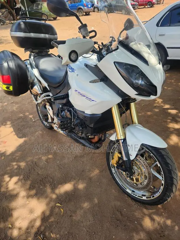 Triumph 2017 White · Photo 1