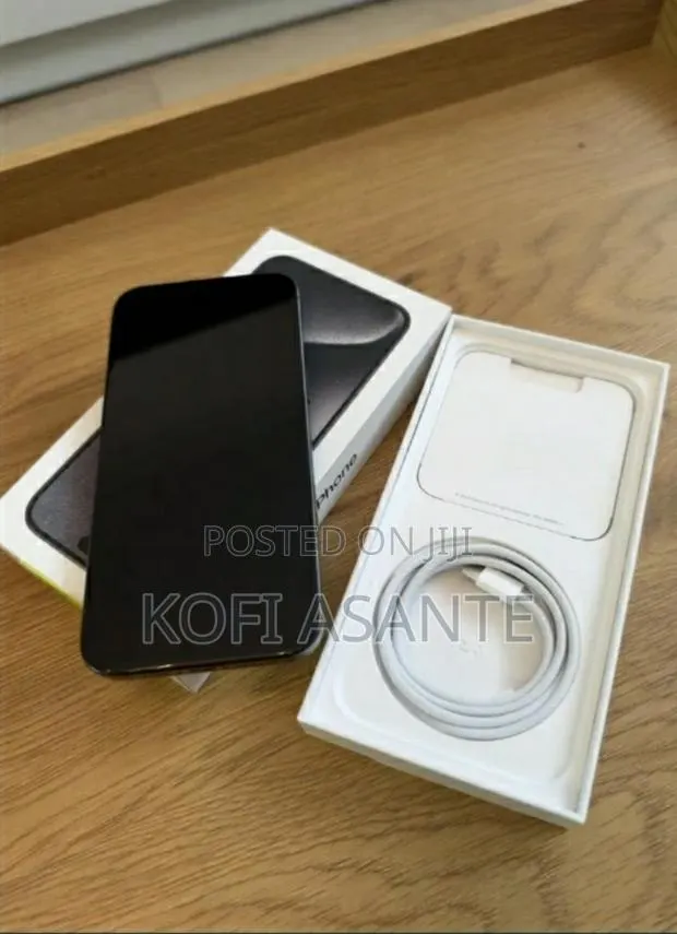 Apple iPhone 15 Pro Max 256 GB Black · Photo 1