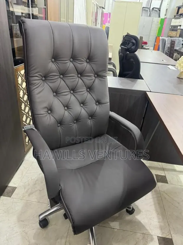 Modern-High Back Executive Office Chair Featuring Button Tufted · Photo 1