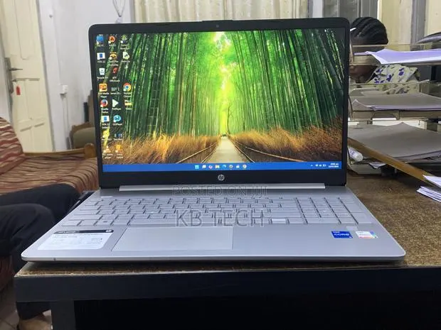 Laptop HP 15 8GB Intel Core i5 SSD 512GB · Photo 1