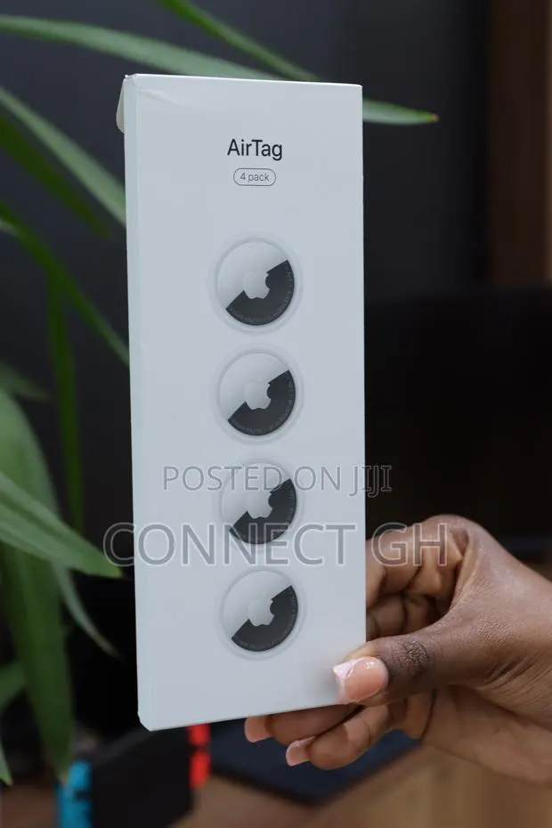 Apple - AirTag 4 Pack (2nd Generation) - 2026 - White · Photo 1