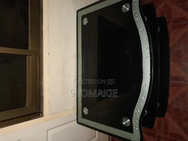 Glass Console Table · Photo 1