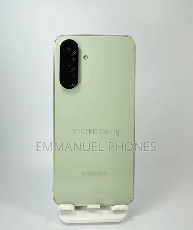 New Samsung Galaxy A56 256 GB Green · Photo 1