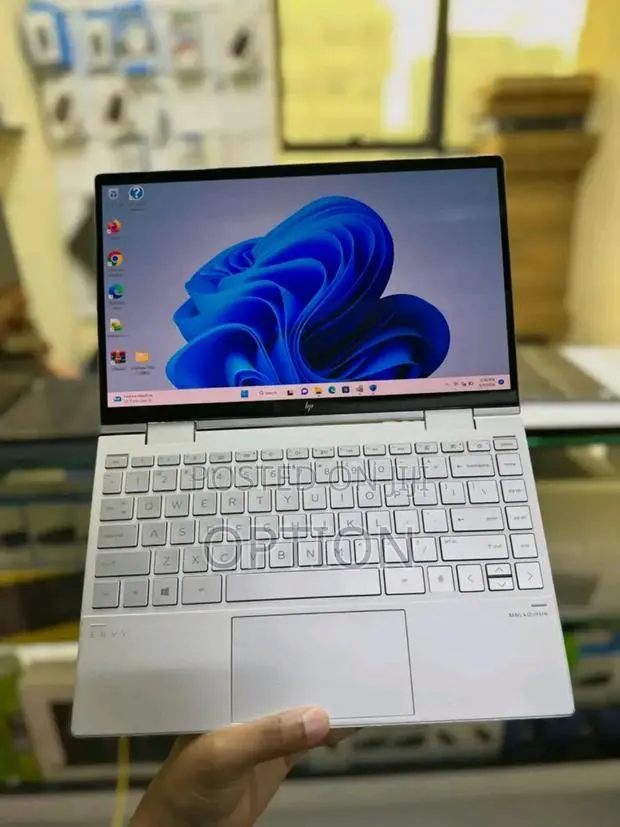 New Laptop HP Envy x360 16GB Intel Core i7 SSD 512GB · Photo 1