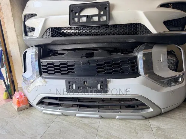 Mitsubishi Outlander 2022-2024 Front Cut Complete · Photo 1
