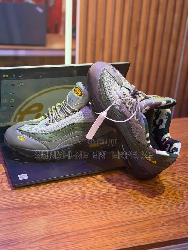Nike Air Shoe · Photo 1