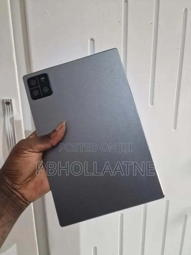 New Tablet 1 TB Silver · Photo 1