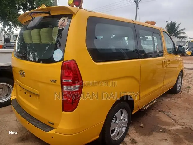 Hyundai Starex 2014 Yellow · Photo 1