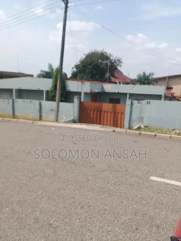 8bdrm House in Free Will Agency, Kumasi Metropolitan for sale · Photo 1