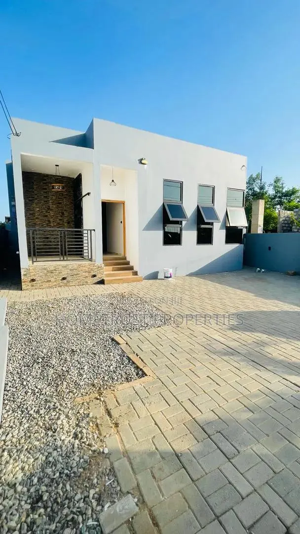 3bdrm House in Pokuase Odumase for sale · Photo 1