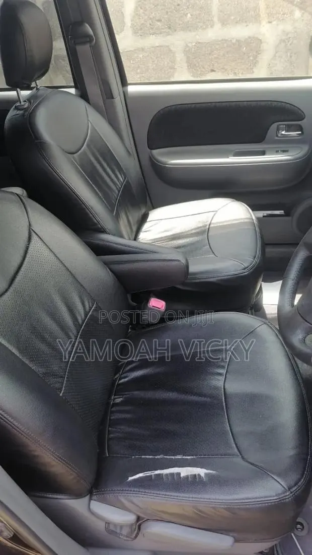 Toyota Sienta 2015 Purple · Photo 1