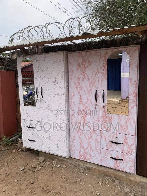 Available Double Wardrobe · Photo 1