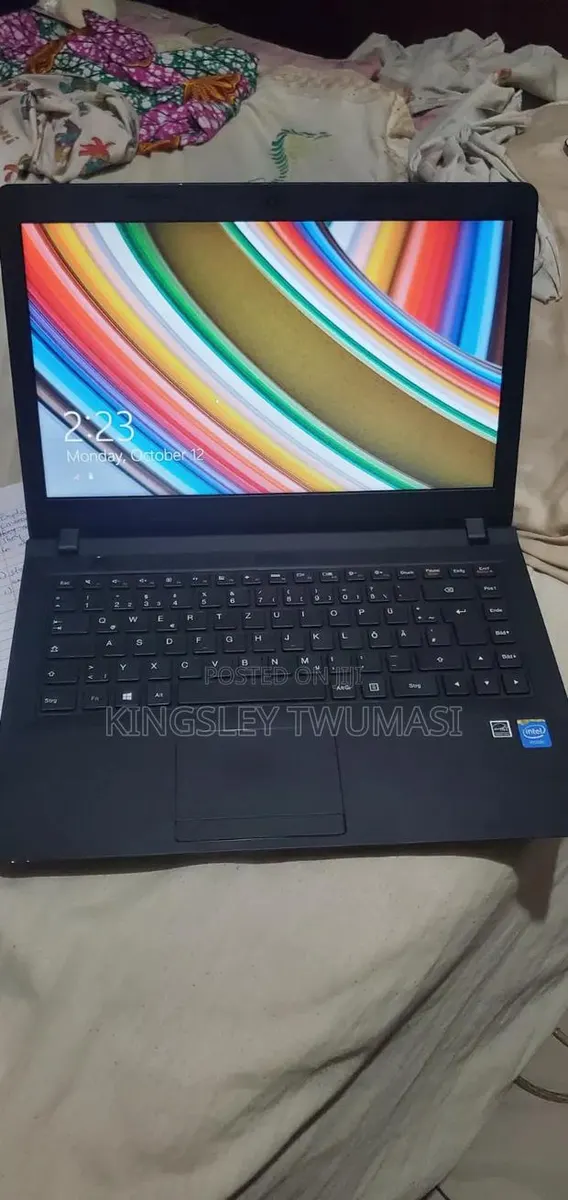 Laptop Lenovo IdeaPad 100 8GB Intel Celeron HDD 1T · Photo 1