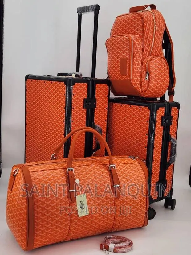 Family Traveling Luggages · Photo 1