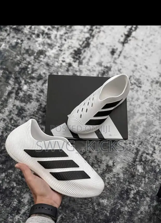 White Adidas Purechill Trainers · Photo 1