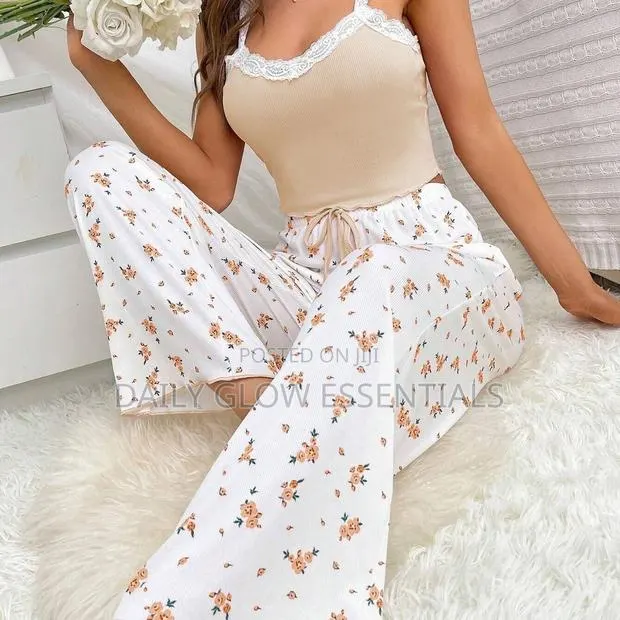 Women’s Floral Pyjama Set – Lace Camisole & Wide-Leg Trousers · Photo 1