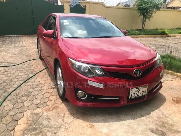 Toyota Camry · Photo 1