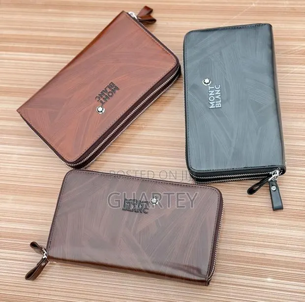 Luxury Montblanc Leather Wallet–Elegant Style for the Modern Gentleman · Photo 1