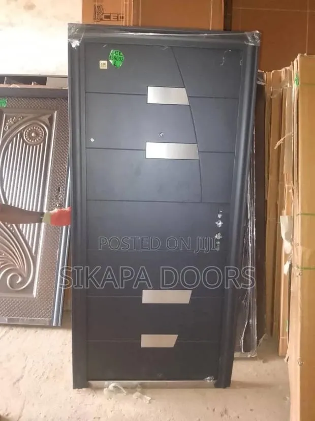 Smooth Heavy Technology Designed Door · Photo 1