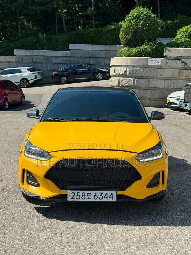 Hyundai Veloster 2018 Yellow · Photo 1