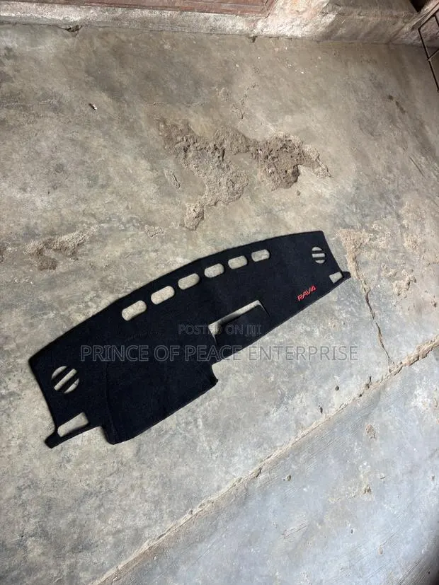 RAV4 2012 2015 2018 Black Dashboard Mat · Photo 1