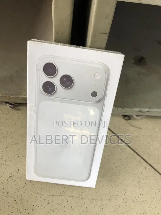New Apple iPhone 17 Pro Max 512 GB Silver · Photo 1