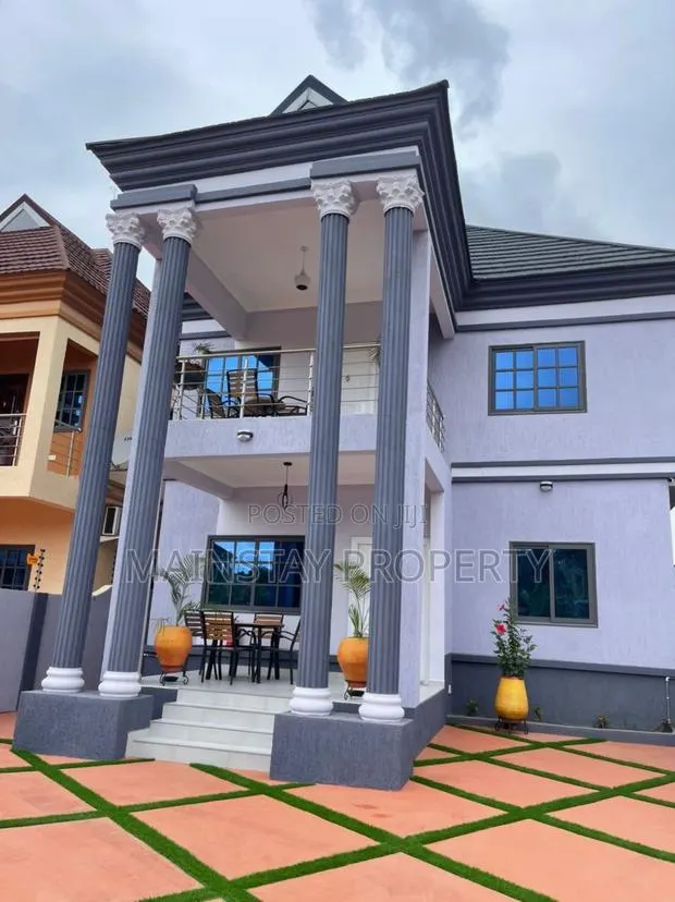 Furnished 4bdrm House in West Legon for rent · Photo 1